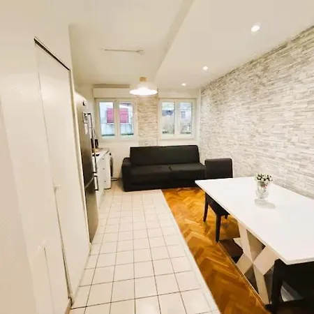 Mini-Studio Avec Kitchenette Ou Chambre Confort Avec Frigo Et Tv - Parking En Option Sur Resa ! Chaville Buitenkant foto