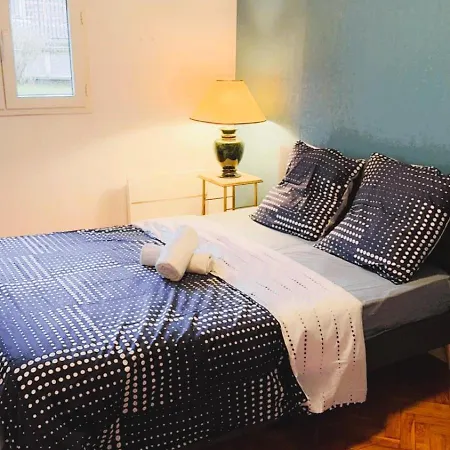 Mini-Studio Avec Kitchenette Ou Chambre Confort Avec Frigo Et Tv - Parking En Option Sur Resa ! Chaville Buitenkant foto